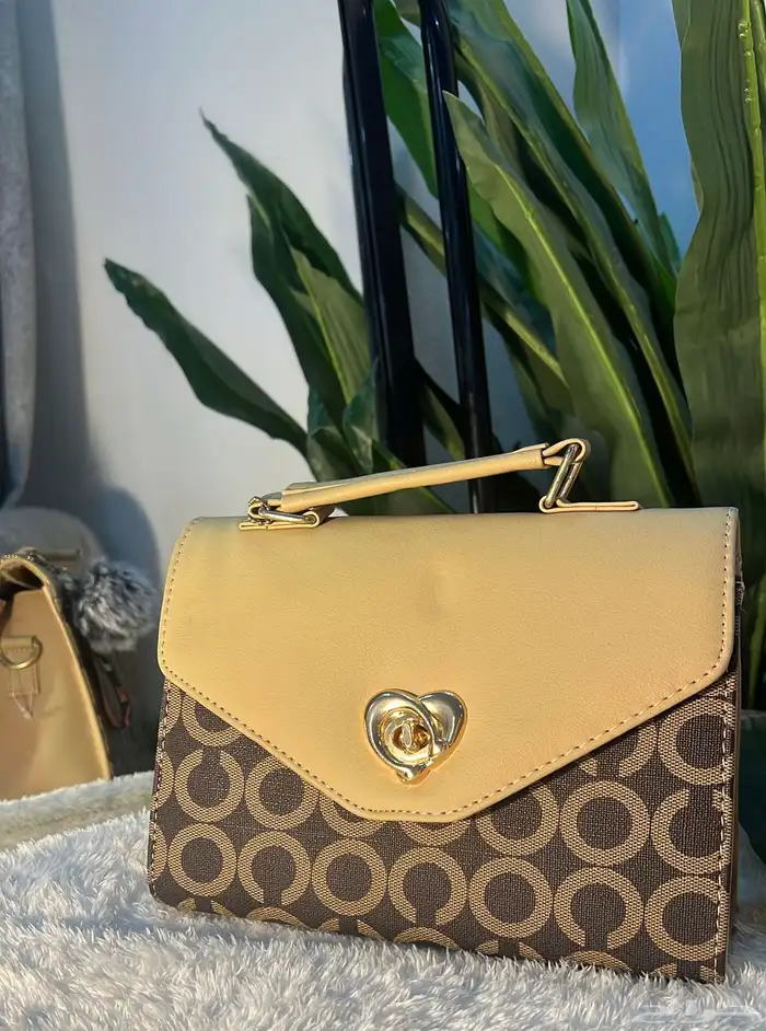 جميع الاشناط 35 ريال فقط بيع ربع درزن ونص وبالدرزن 24