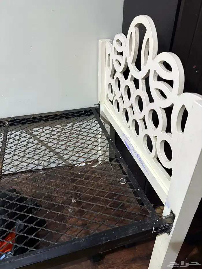 4 كراسي سليمه مافيها شي 3