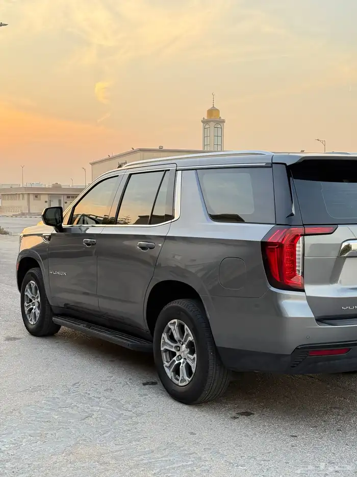 يوكن 2021 SLE مخزن 4