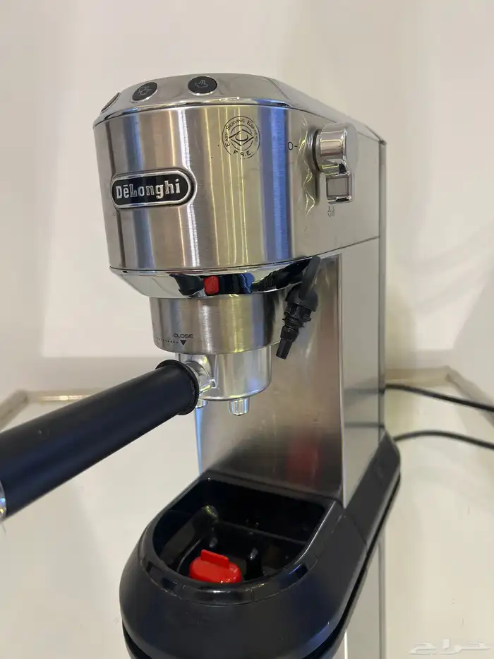 ماكينة صنع قهوة نظيفه وجديده استخدام لمرة وحده للبيع 1