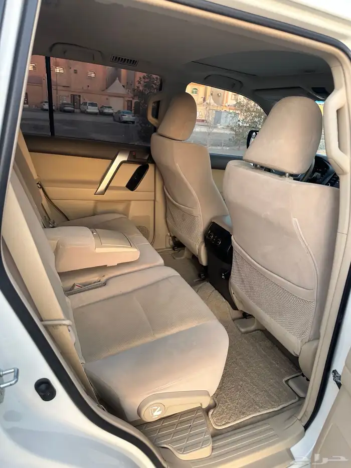 تويوتا برادو 2023 6سلندر فتحة سقف تانكي كبير فل كامل سعودي. 16