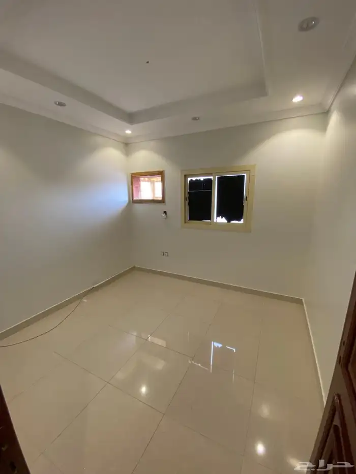 شقه للإيجار بحي المروه 1