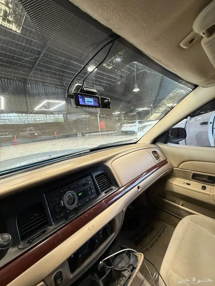 فورد فكتوريا 2011 1