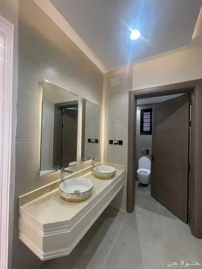 للبيع شقق ادوار علويه تشطيب راقي وسط الخدمات خميس مشيط 8