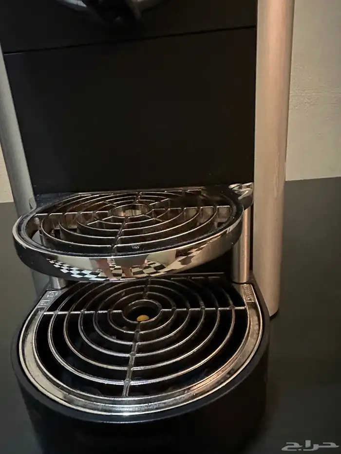 مكينه قهوه نسبرسو Nespresso Zenius نظيفه شبه جديده ك 3