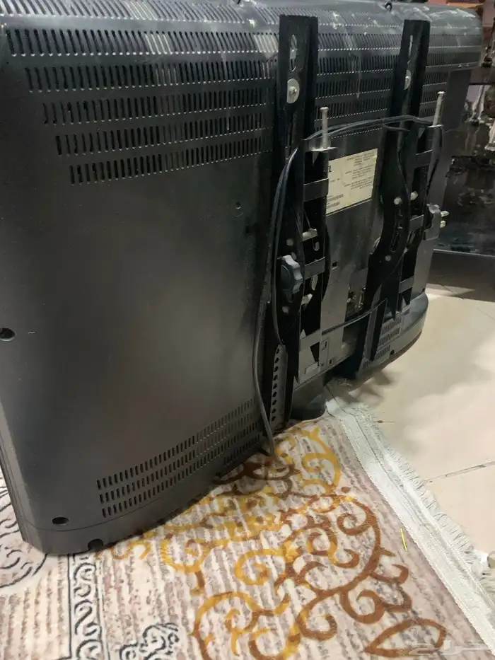 شاشه  33 بوصه  ما تشكي من شي  لمس 1