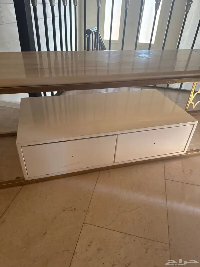 طاولة تلفزيون 1