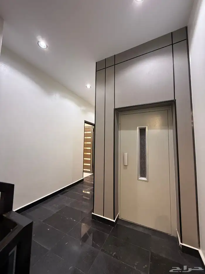 للبيع روف علوي بدرج داخلى وخارجي بحى الراقي شرق خميس مشيط 4