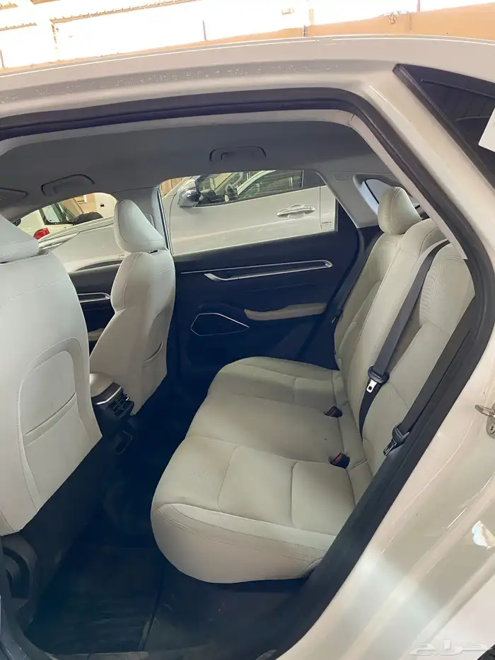 (( يوجد لدينا مجموعه من جيلي امجراند 2023 فل كامل و استاندر 26