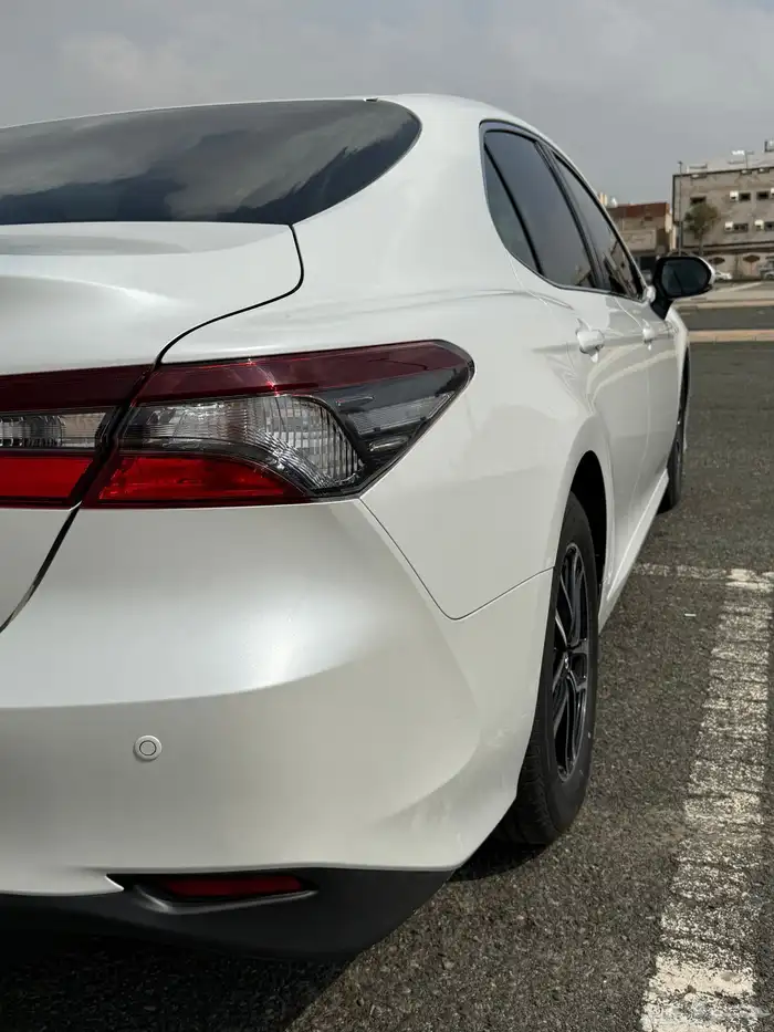 تويوتا كامري 2022 LE هايبرد ممشى قليل 10