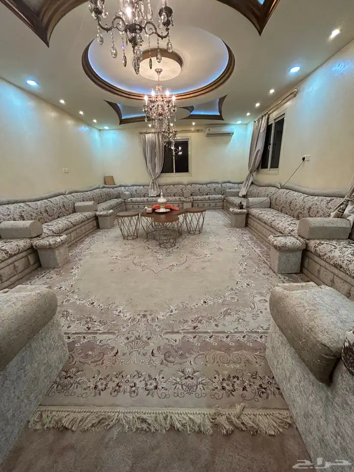 كنب نظيف اسفنج وخشب 1