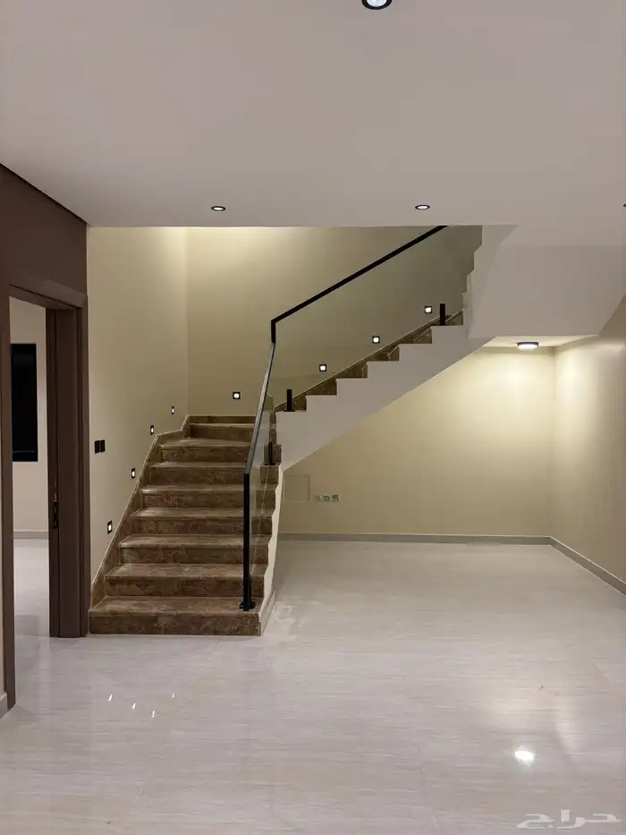 فيلا للبيع في حي الصواري 8