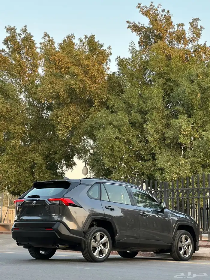 تويوتا راف فور موديل 2019 سعودي فل كامل بنزين 19