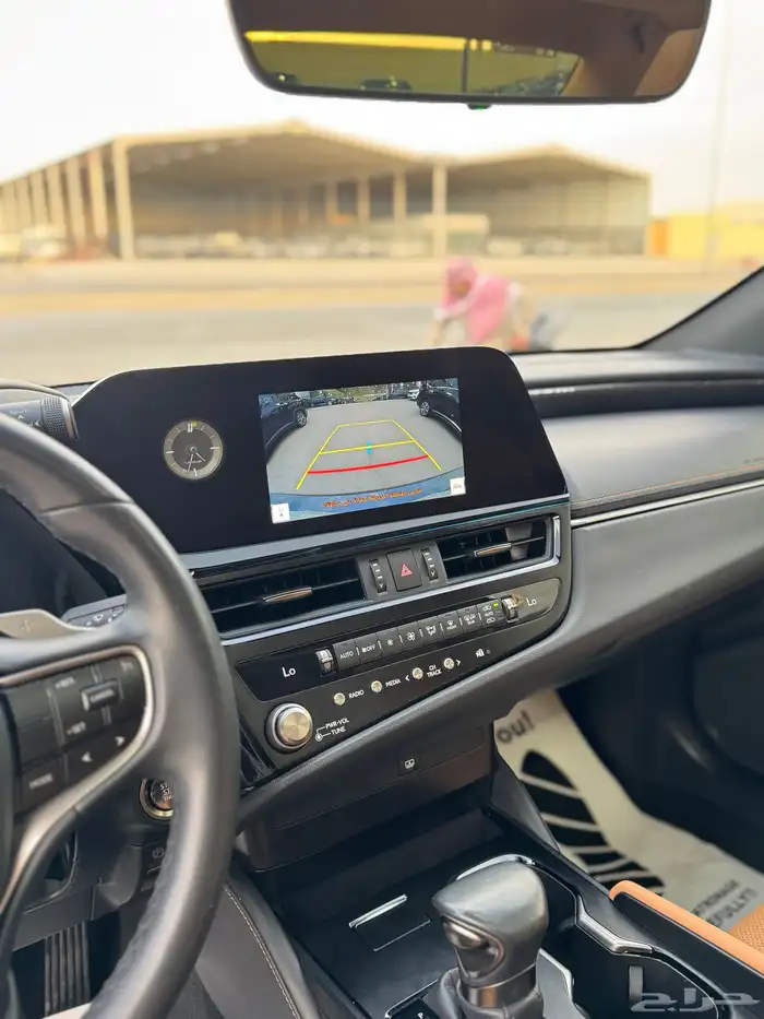 للبيع لكزس ES350 2023 - ستاندر - بحالة الوكاله 14