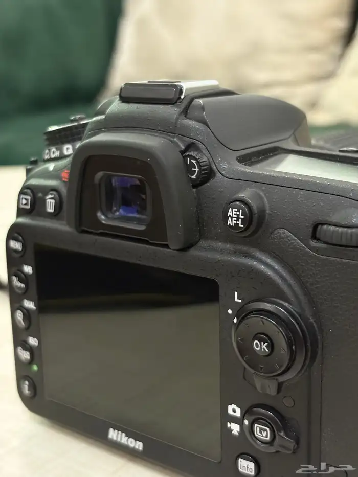 كاميرا نيكون D7100 نظيفة جدا مع خمس عدسات للبيع 10