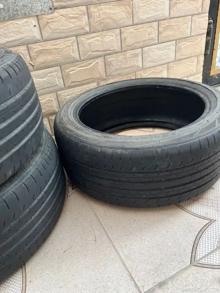 كفرات كورولا الحجم  215 45R17 السعر على السوم 3