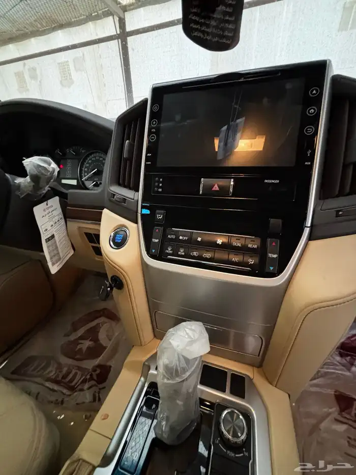 لاندكروزر 8 سرندل مخزن 14