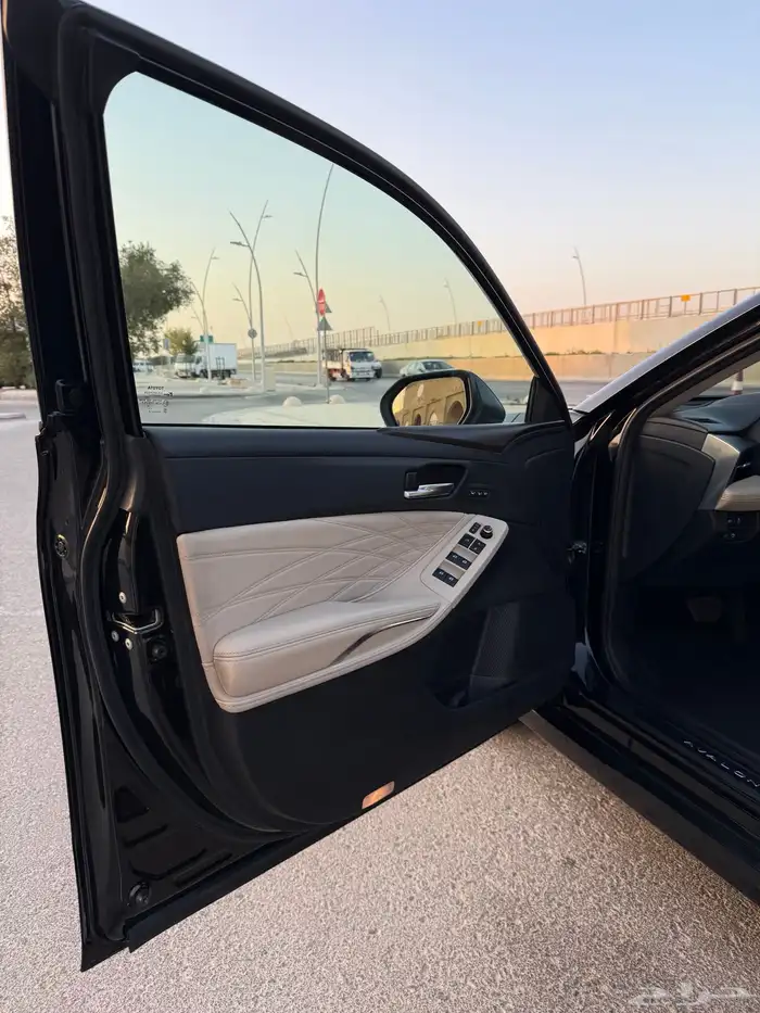 تويوتا افالون 2020 فل كامل مالك اول 44