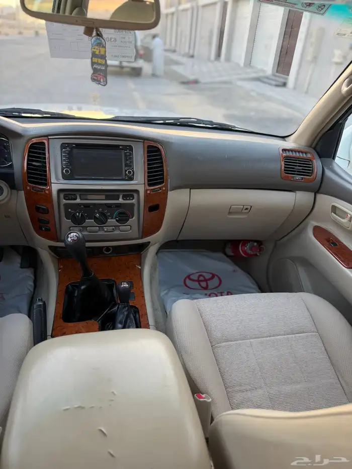 لاندكروزر 2007 GXR قير عادي فل كامل 16