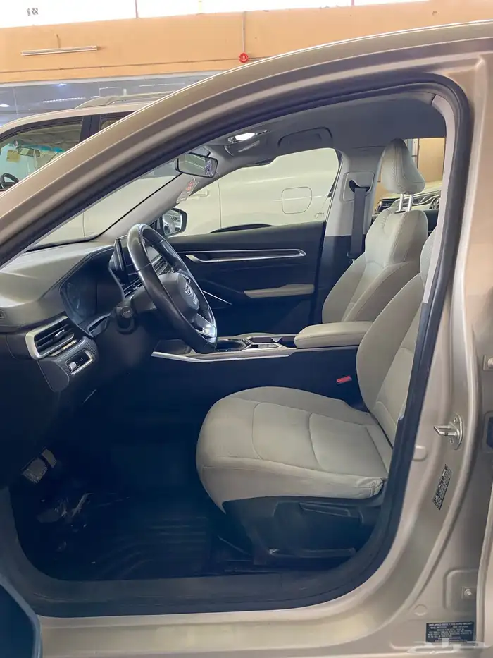 (( يوجد لدينا مجموعه من جيلي امجراند 2023 فل كامل و استاندر 35