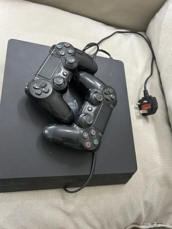 سوني فور 1000 قيقا بايت مشكله اليد قيورها بدون ملبس 0