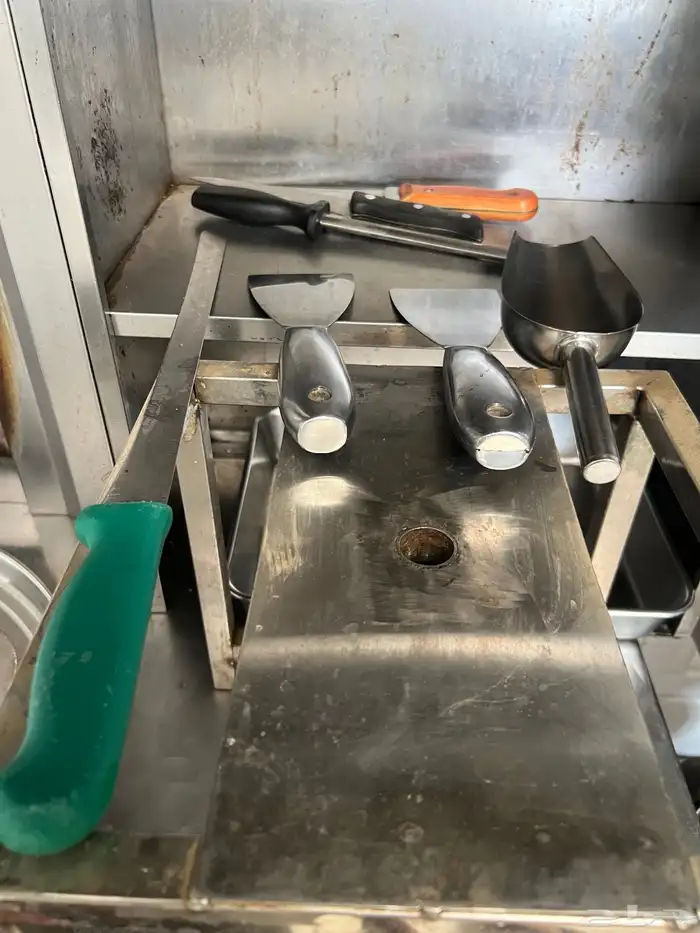 اغراض بوفيه مطعم شاورما وبرجر مشوي جريل وغيرها 2