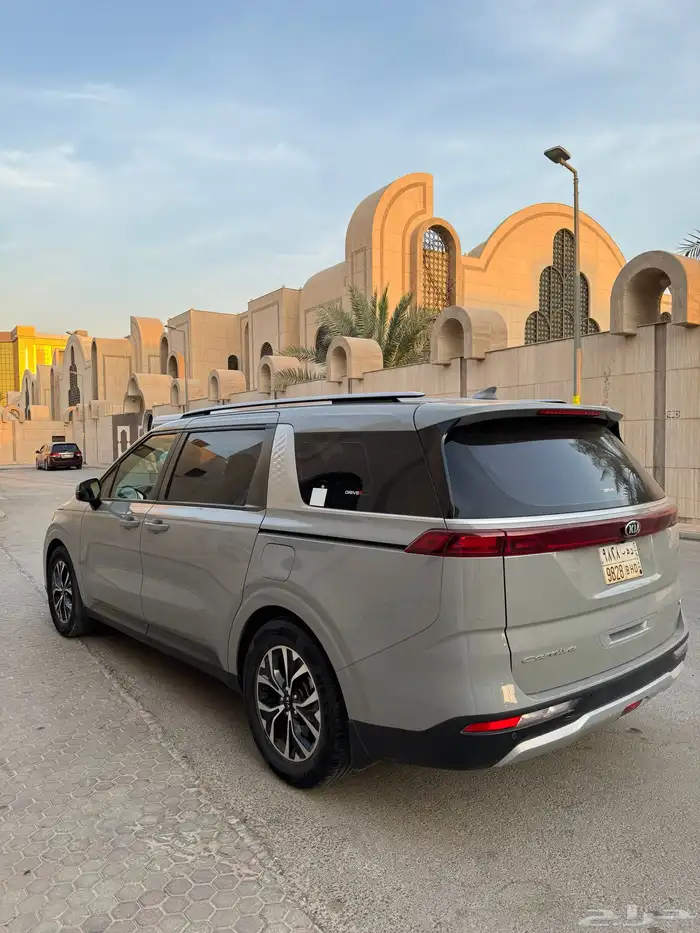 كيا كرنيفال 2