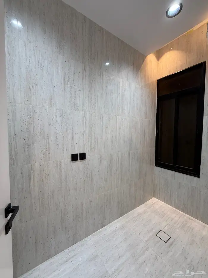 للبيع شقة علوي نظام دور بسعر 500 الف قرب مسجد وممشي الراقي 10