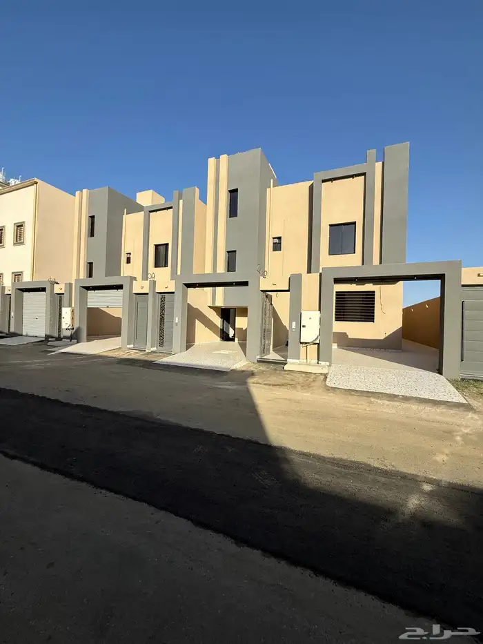 للبيع دور أرضي بحوش 6غرف شمال التضامن خميس مشيط 550الف 1