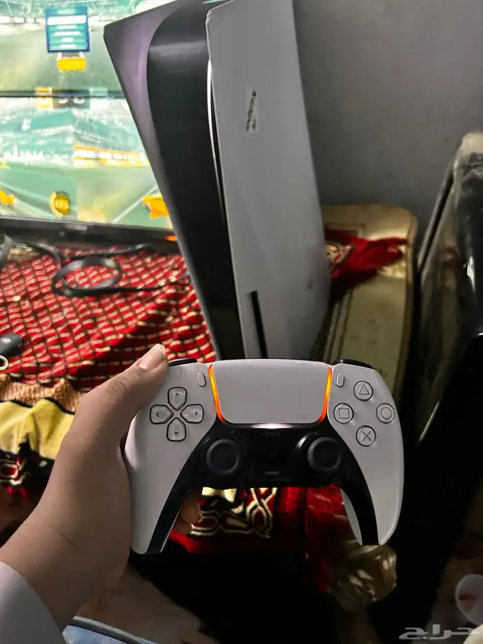 سوني 5وكذالك يد سوني للبيع سبب البيع معد العب فيه 2