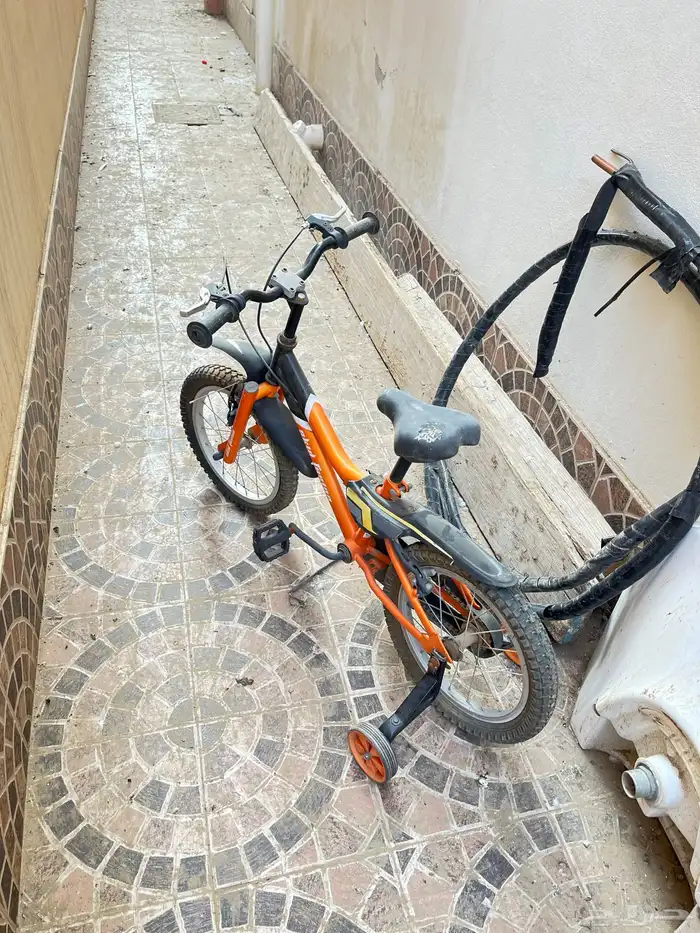 حامل دراجه معى دراجتين دراجه رياضية كبيره و دراجة صغيره 7