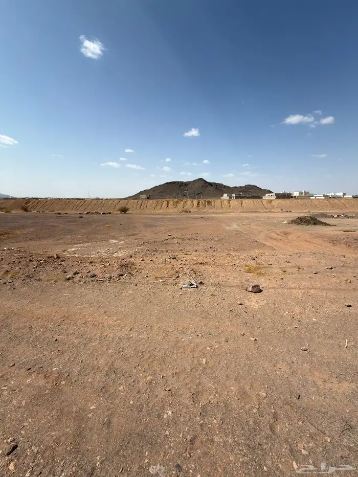 ارض تجارية بالحناكية 0