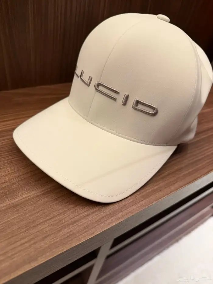 طاقية لوسيد لون ابيض White Lucid Cap 0