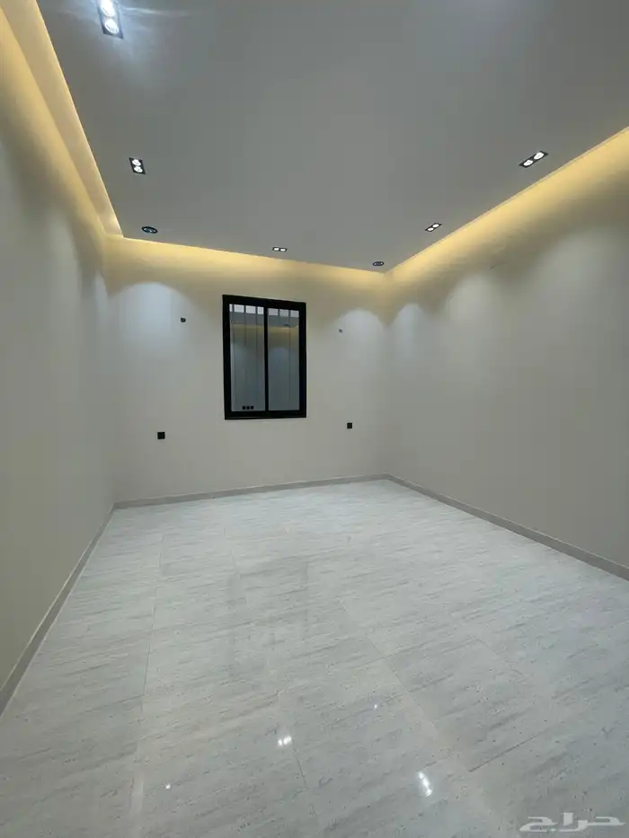 للبيع شقه أرضيه مع بايكه وحوش غرب الخميس قرب طريق ابها 8