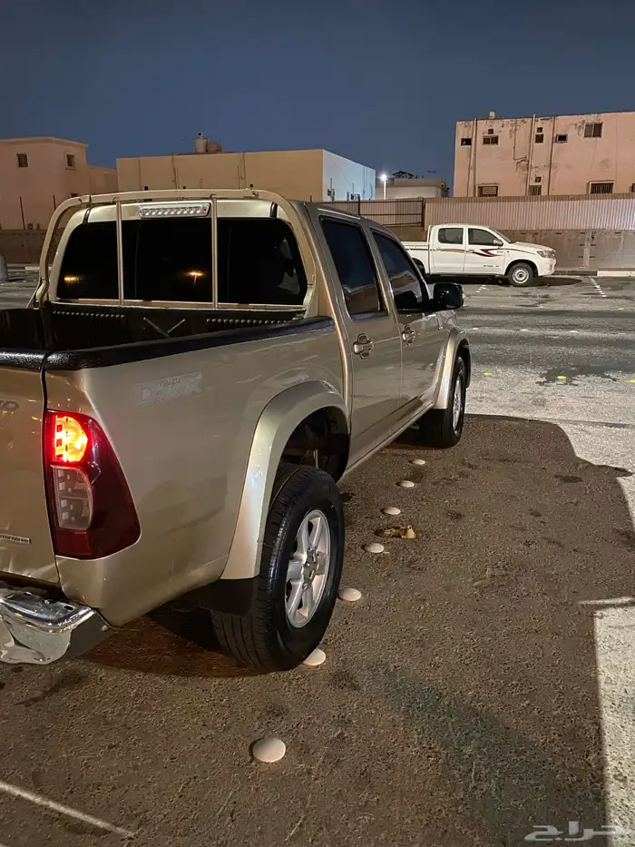 ايسوزو ديماكس دبل 2010 ديزل نظييفه 6