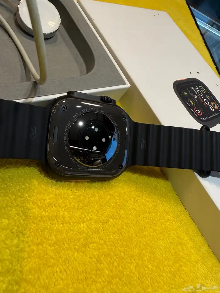 ساعة ابل الترا 2 أسود مقاس 49 بطارية 100  مع كرتونها واغراض 9