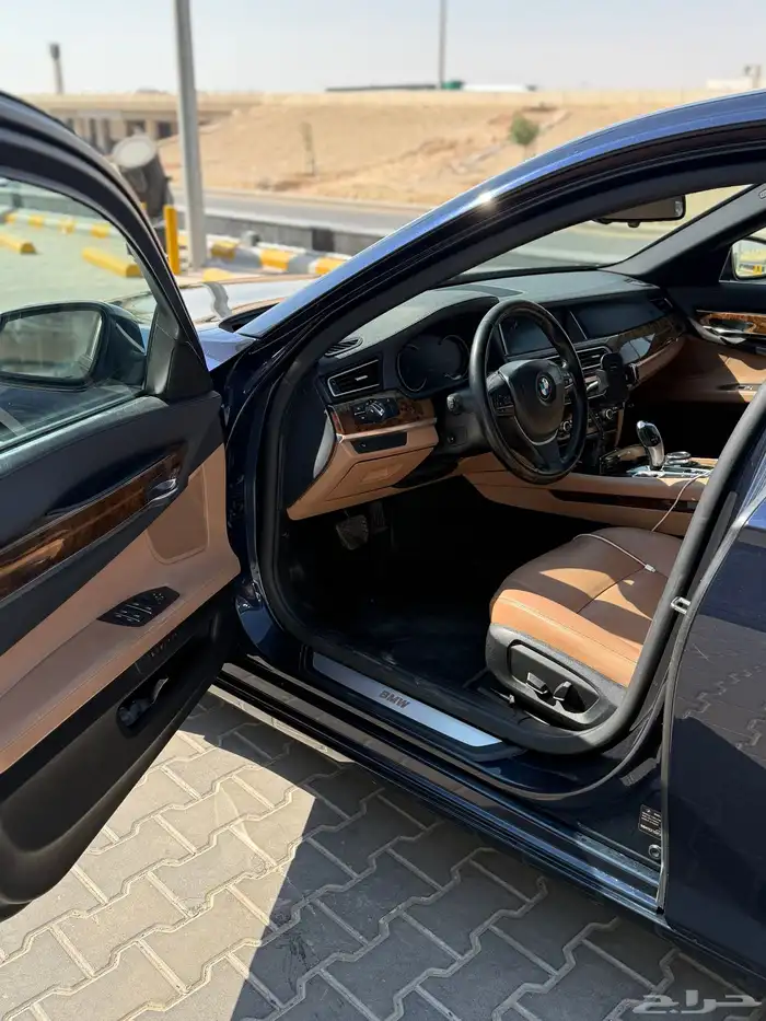 بي ام دبليو 730 موديل 2015 فل كامل مخزن 21