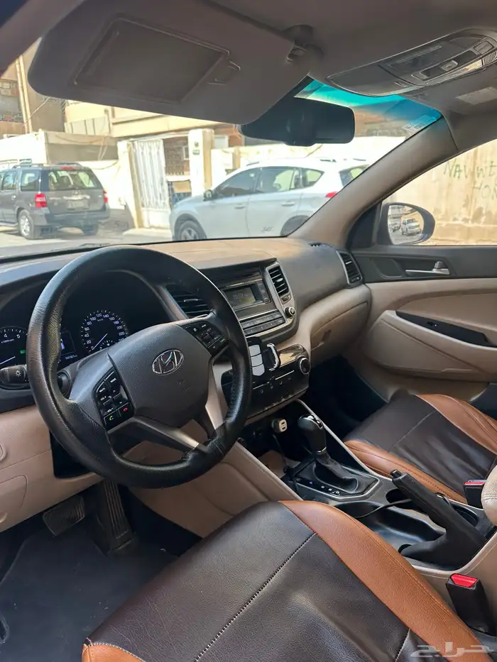 Hyundai Tucson 2016 ( very less driven) 4