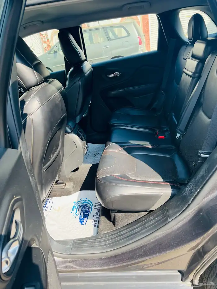 جيب شروكي تريل هوك 2019 6