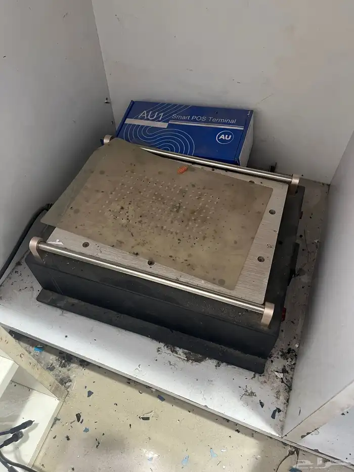 لتقبيل طاوله صيانه جوالات مع عدتها كامله اجارها الشهري 1500 2