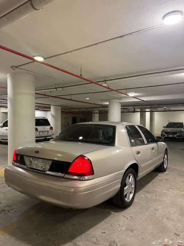 فورد كراون فكتوريا 2011 2