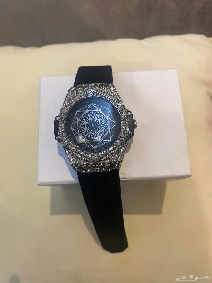 ساعة مرصعه زراكون 0