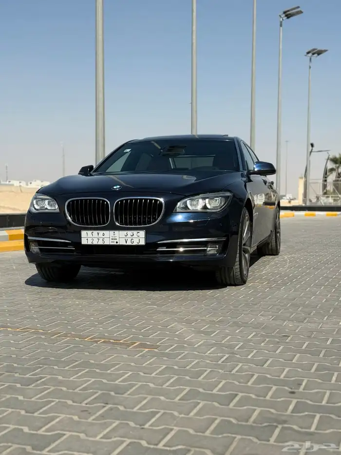 بي ام دبليو 730 موديل 2015 فل كامل مخزن 9