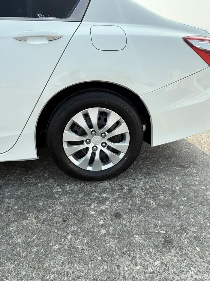 للبيع هوندا اكورد موديل 2017 9