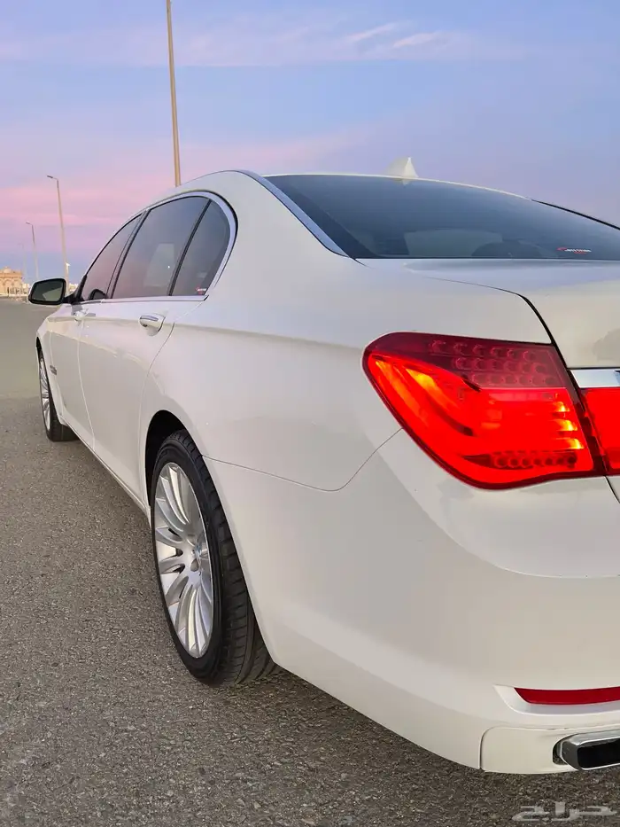 بي ام دبليو 730 نظيف جدا 13