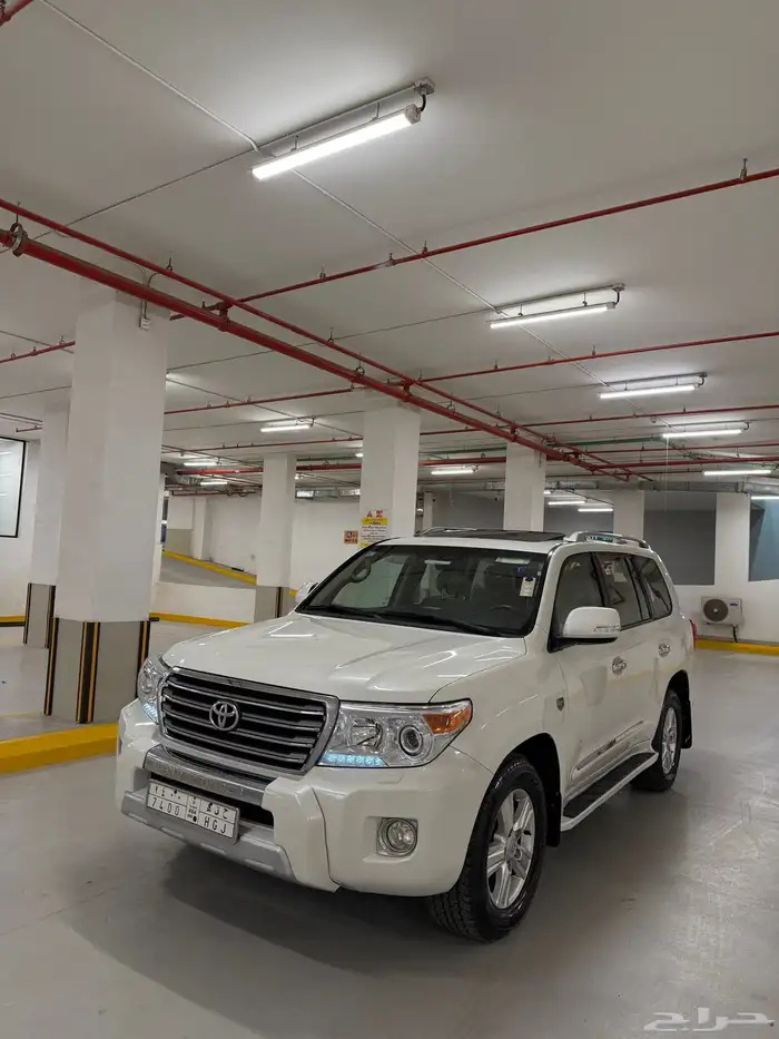 لاندكروزر موديل 2015 11