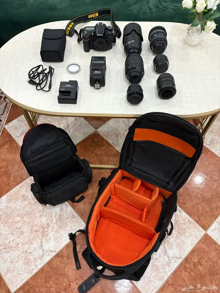 كاميرا نيكون D7100 نظيفة جدا مع خمس عدسات للبيع 32