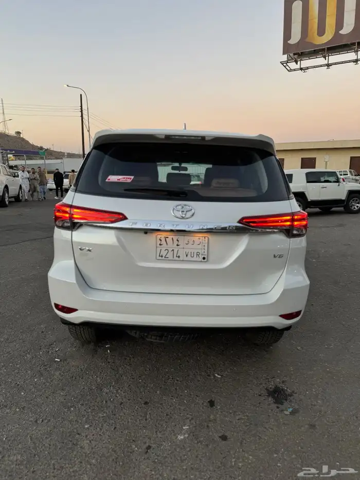 فورتشنر 2025 VX-1 عداد 17 الف كم فقط . 7