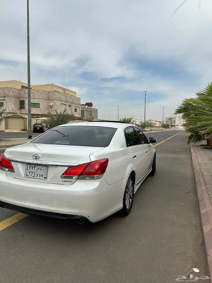 تويوتا افالون 2011 4