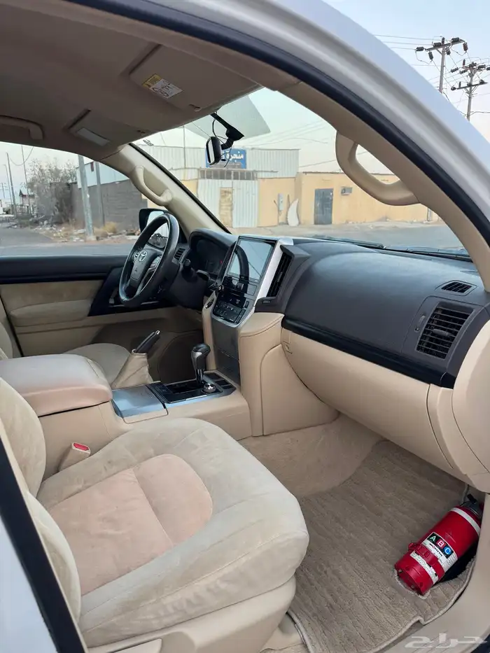 جيب لاندكروزر 10